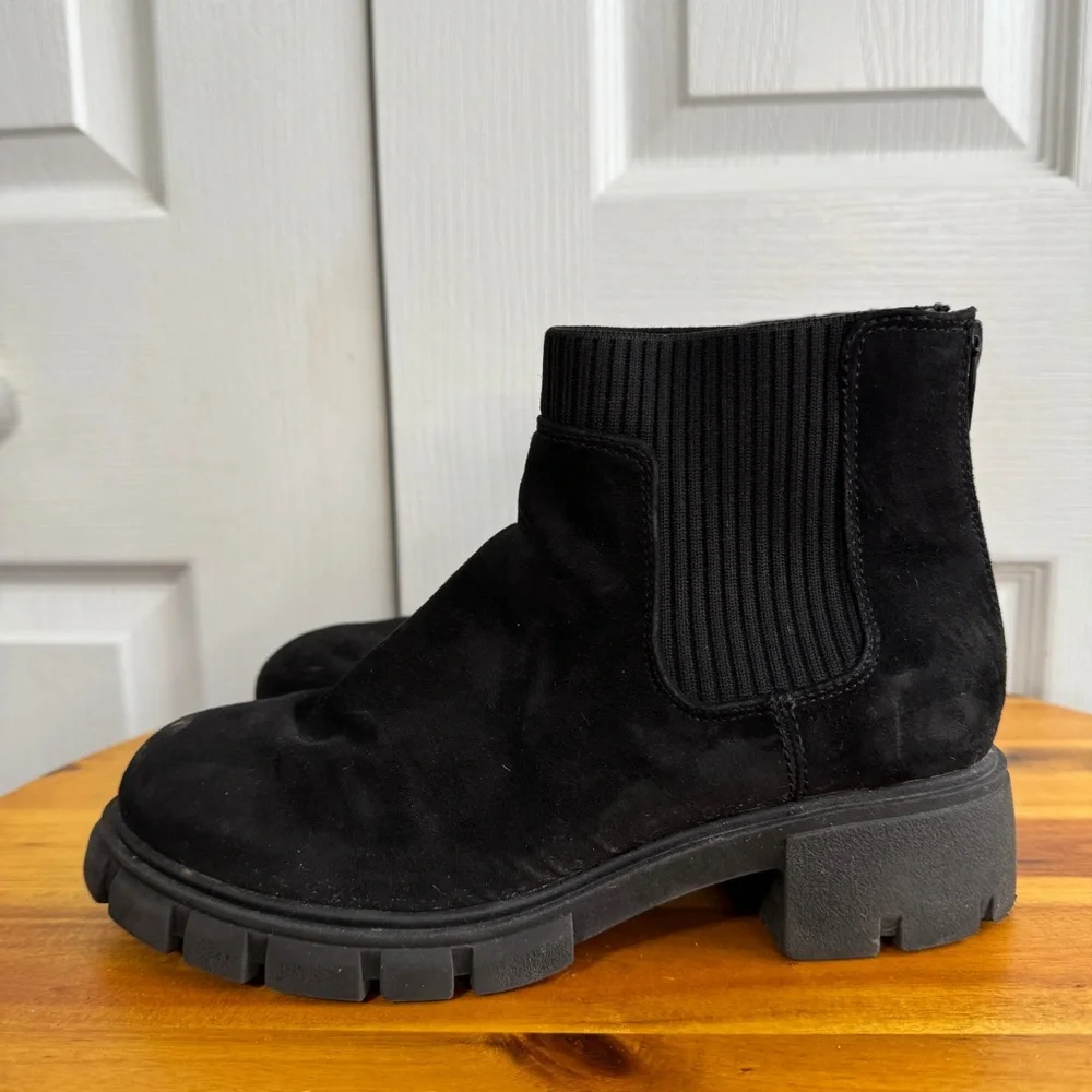 Wonder Nation black faux suede‎ Chelsea boots size 3